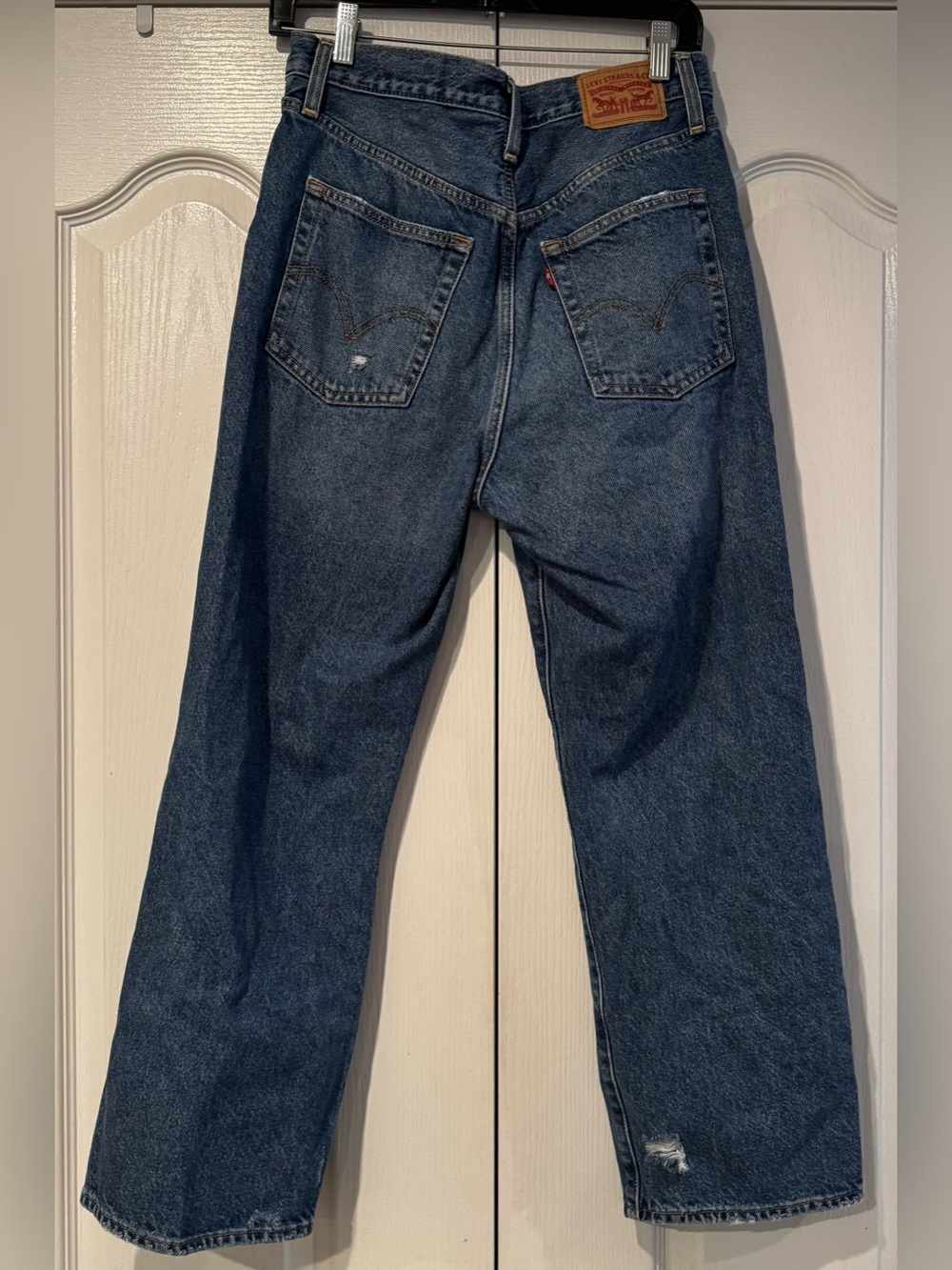 Levi’s Medium Wash Distressed Ribcage Straight Ankle Jeans - Size 29 - Picture 5 of 7